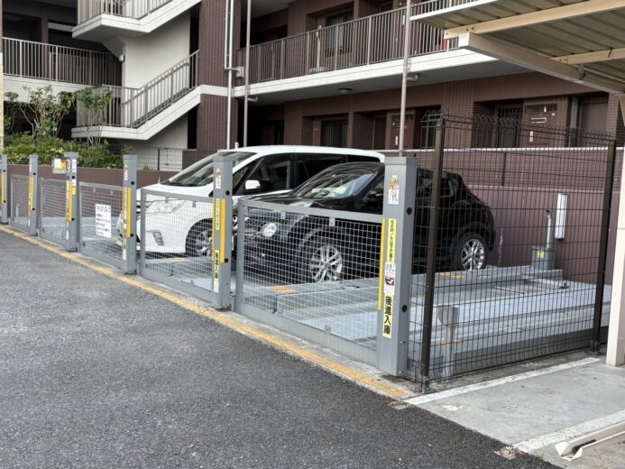 駐車場(空き無し) 駐車場(空き無し)