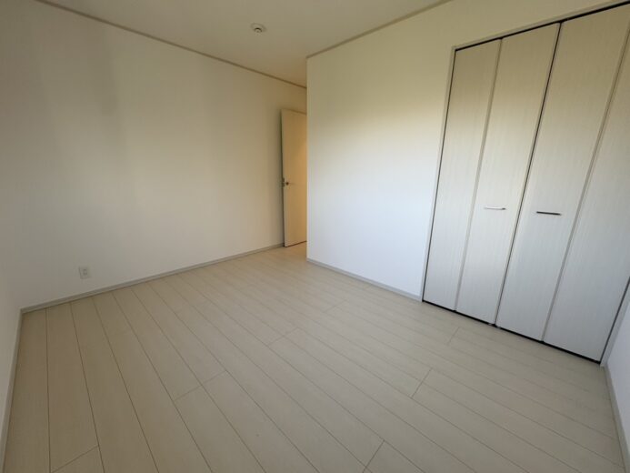 2階洋室（6.5帖）(内装)