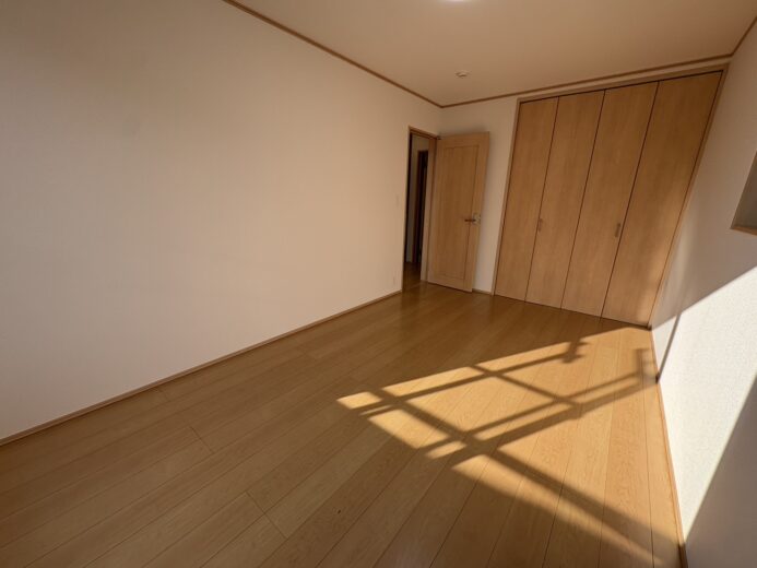 2階洋室（7.5帖）(内装)