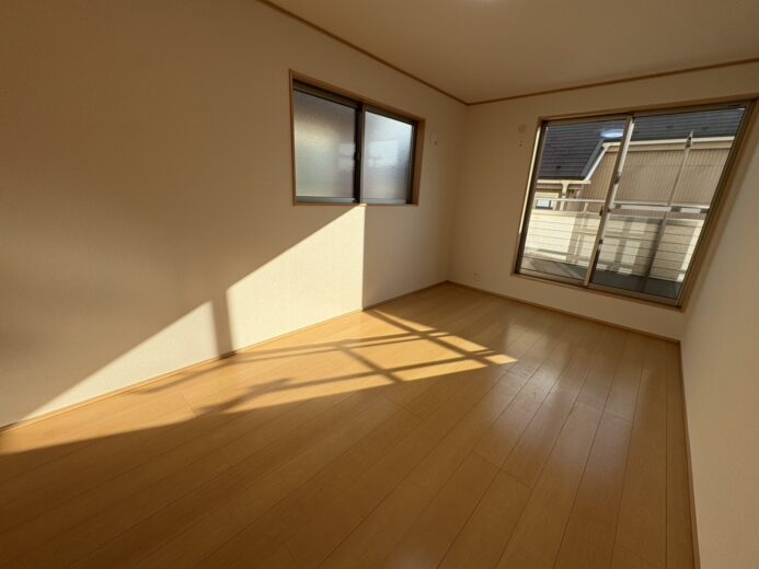 2階洋室（7.5帖）(内装)