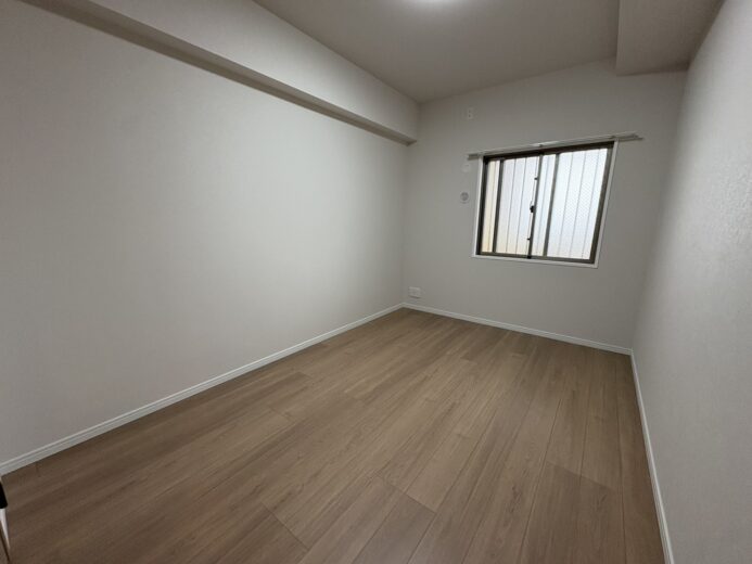 洋室（5.9帖）(内装)