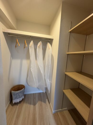 ウォークインクローゼット(内装)