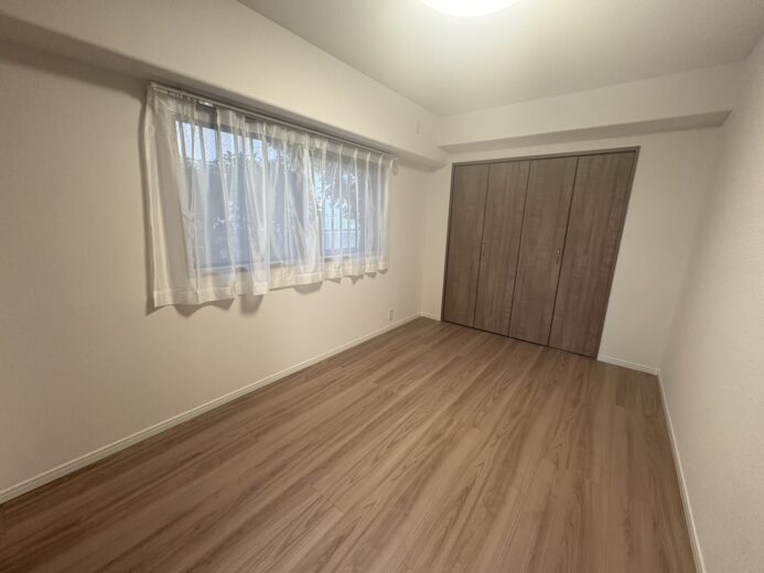 洋室（5.7帖）(内装)