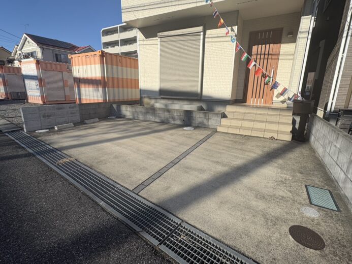 駐車スペース2台分（車種による）