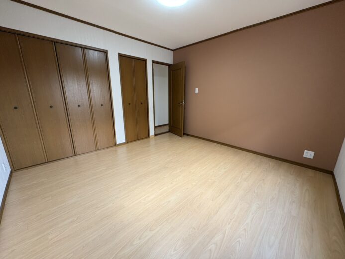 2階洋室（7.5帖）(内装)