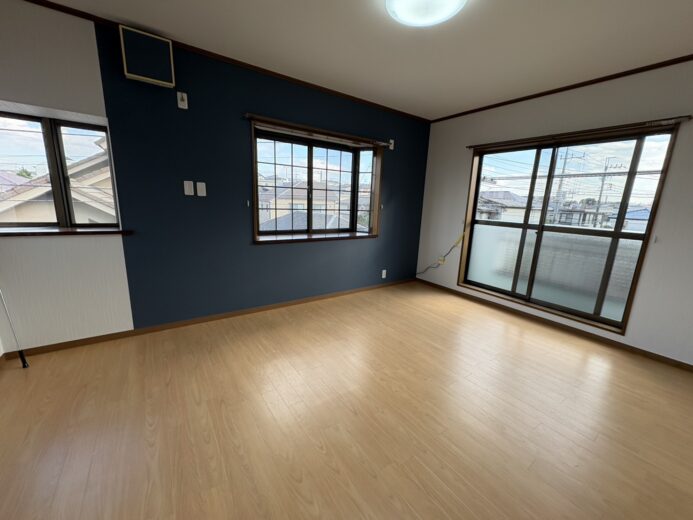 2階洋室（10.5帖）(内装)