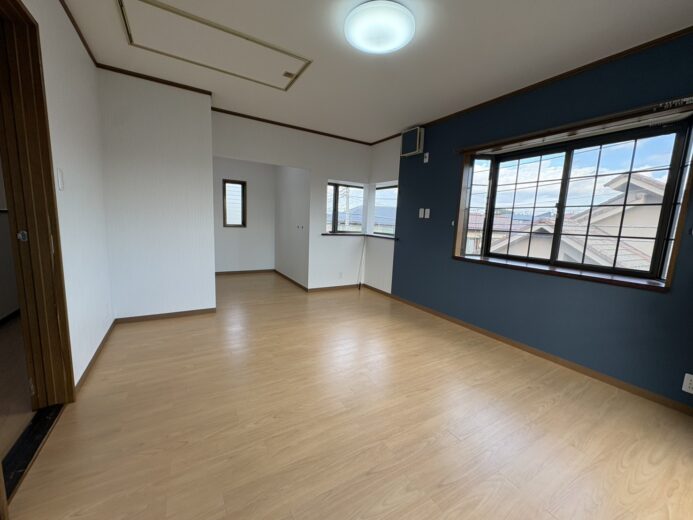 2階洋室（10.5帖）(内装)