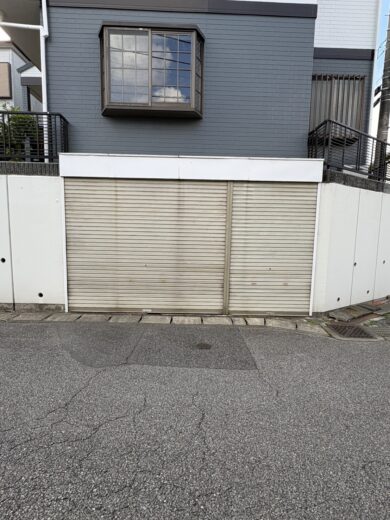 駐車スペース2台分あり