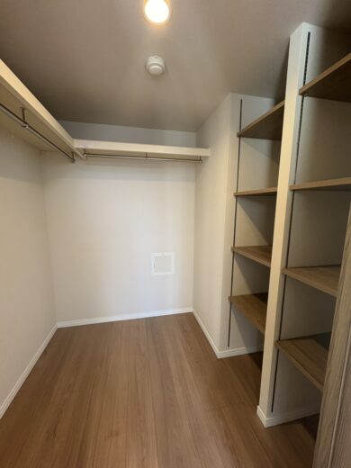 ウォークインクローゼット(内装) ウォークインクローゼット(内装)