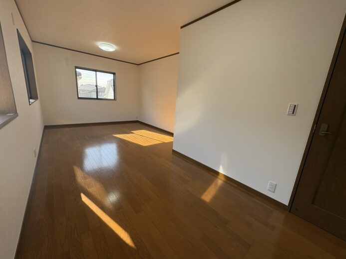 2階洋室(10.7帖)(内装) 2階洋室(10.7帖)(内装)