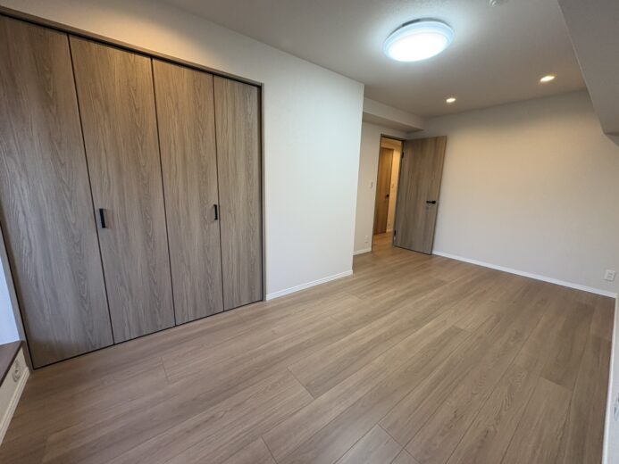 洋室（8.5帖）(内装)