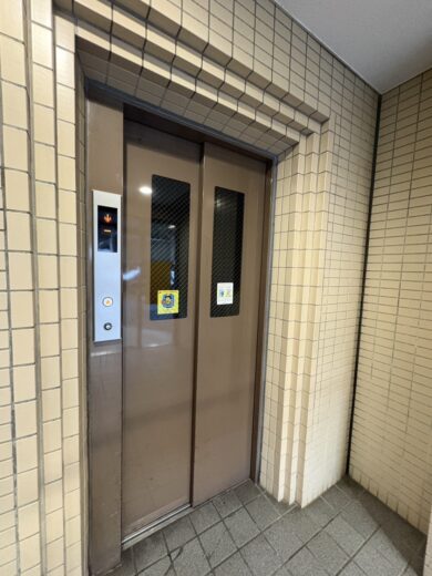 エレベーター（非停止階）