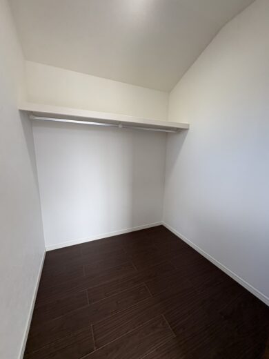 ウォークインクローゼット(内装)